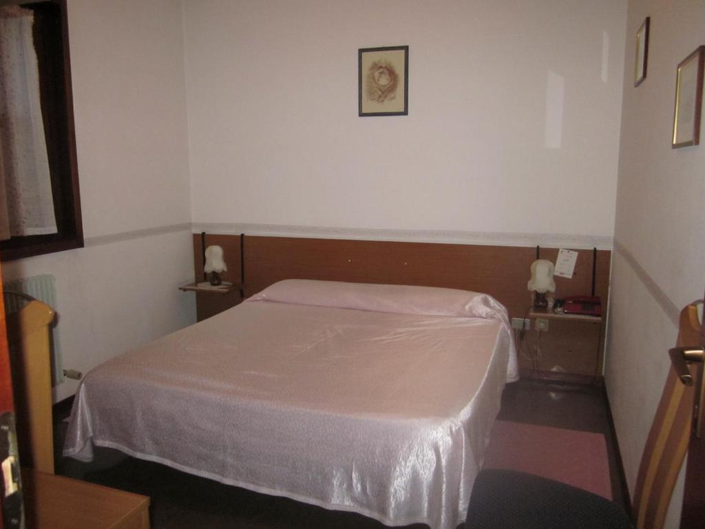 Albergo Leon Bianco Moggio Udinese Rom bilde